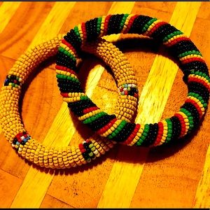 ❤️💚🖤2 Bracelets Kenyan Masai Seed Bead Multi Colors of Blk, Red, Green, Yellow
